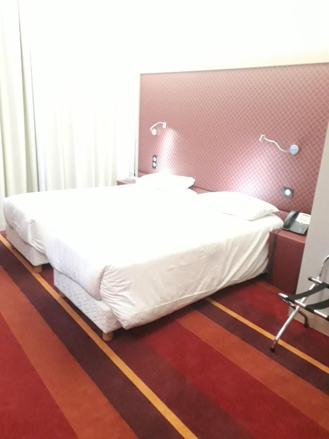 Hotel Le Châteaubriant Buitenkant foto