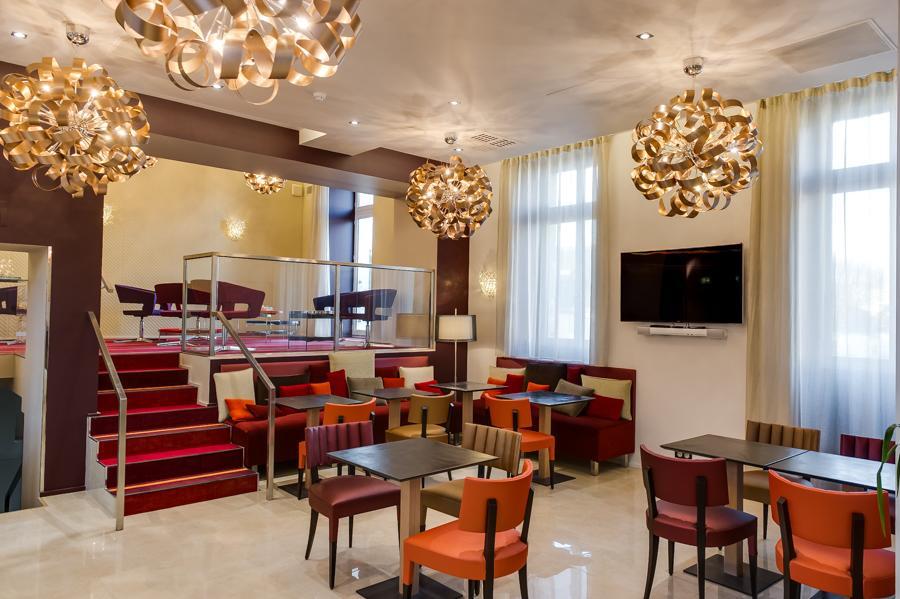 Hotel Le Châteaubriant Buitenkant foto